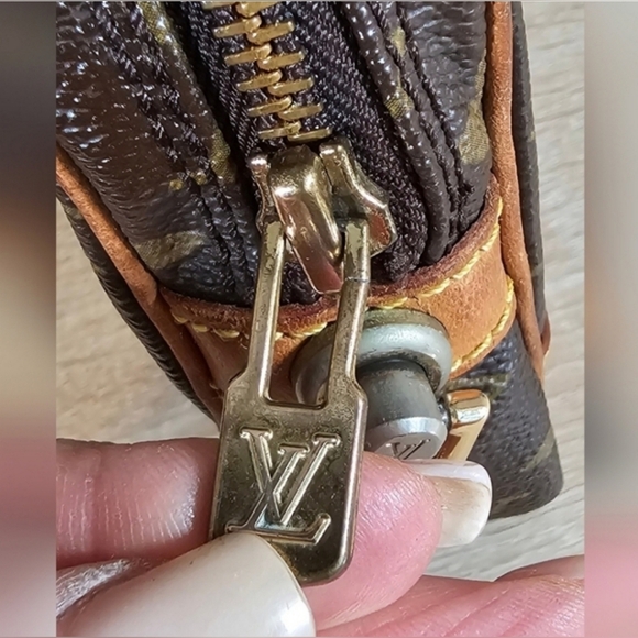 Authentic LOUIS VUITTON Monogram Marly Dragonne PM Crossbody - Picture 5 of 11